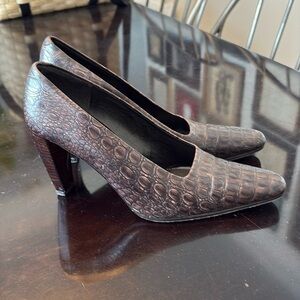 🐳 CK Calvin Klein dark brown alligator embossed leather, offset sculptural heels